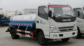 欧曼绿化喷洒车