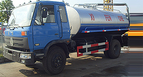吸粪车
